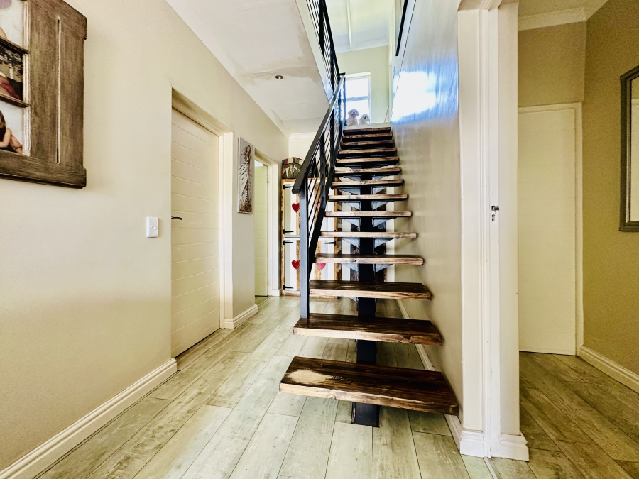 4 Bedroom Property for Sale in Vermont Western Cape